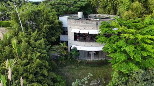 Edificio brutalista_destino filmico_eje cafetero